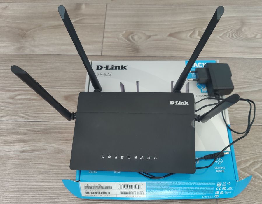 Маршрутизатор D-Link DIR-822 AC1200 2.4GHZ + 5GHZ