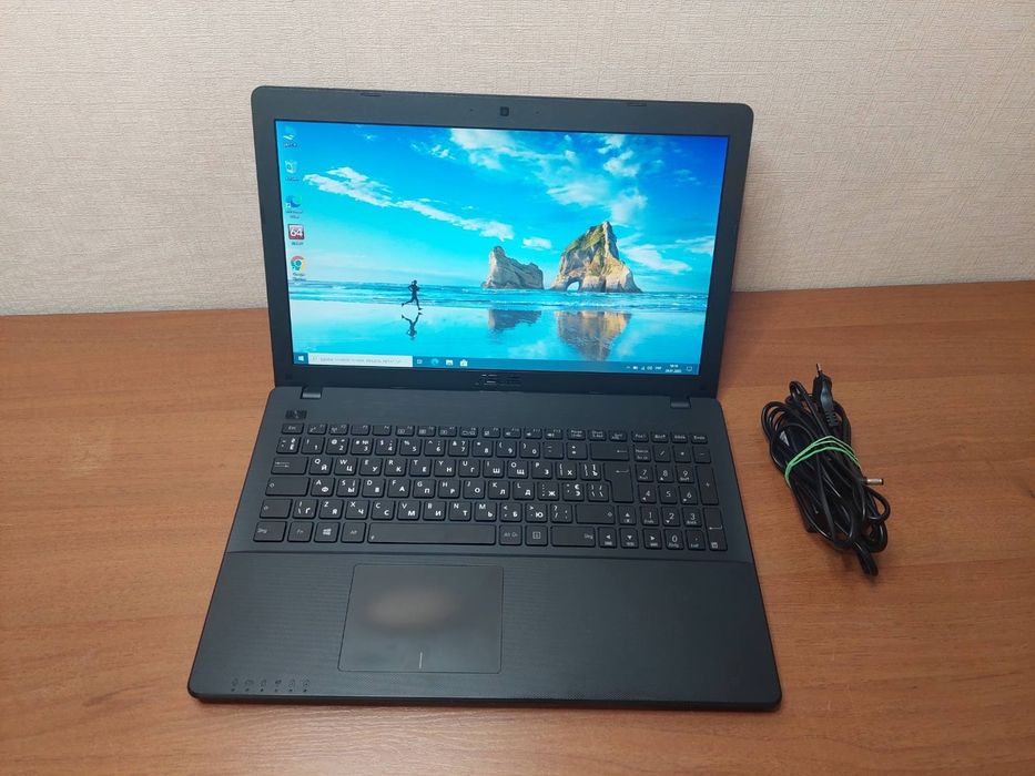 Ноутбук Asus X550CL / 15.6"/ 4 гб/ HDD 250 Гб/ БатареяРобоча