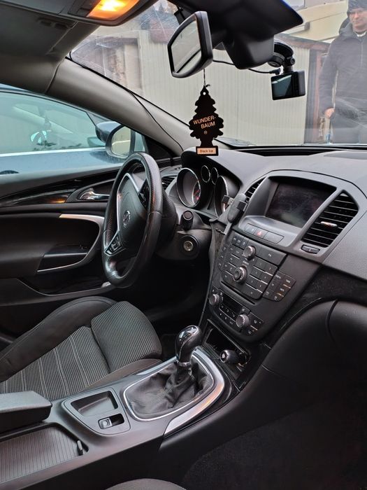 Insignia A 2010 r na części