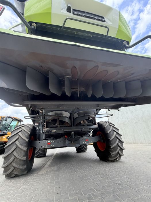 Комбайн Claas lexion 650
