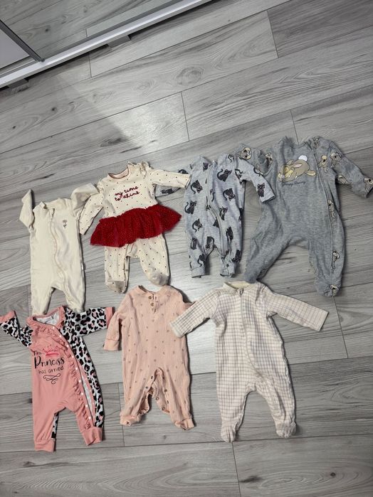 Ubranka dla dziewczynki 62