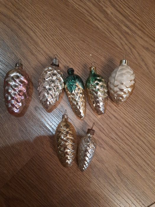 Продам новогодние игрушки  (шишки) Производство СССРиз стекла