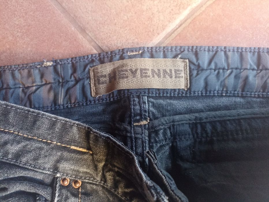 Calças pretas Cheyenne