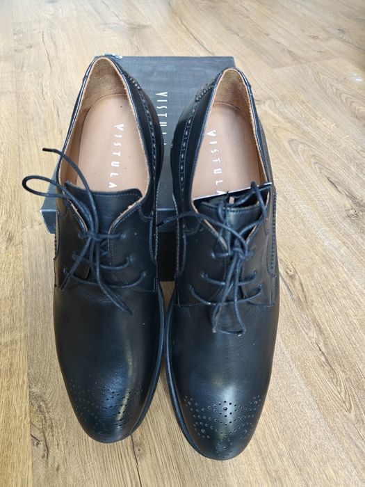 Vistula czarne eleganckie buty wizytowe skórzane półbuty derby 43