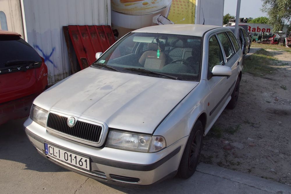 Auto na części - Skoda Octavia I 1.8 T 150 KM AGU ECW L97A 1999R Silnik Skrzynia Drzwi Maska Błotnik Zderzak Lampa Lusterko Klamka Szyba Deska Kokpit Sterownik Moduł Czujnik Licznik Panel Kierownica