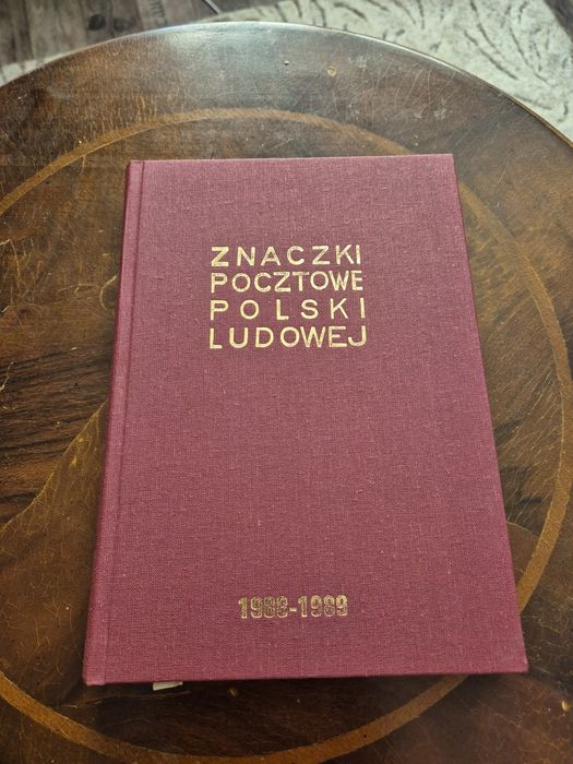 Klaser jubileuszowy 1988-1989 ze znaczkami.