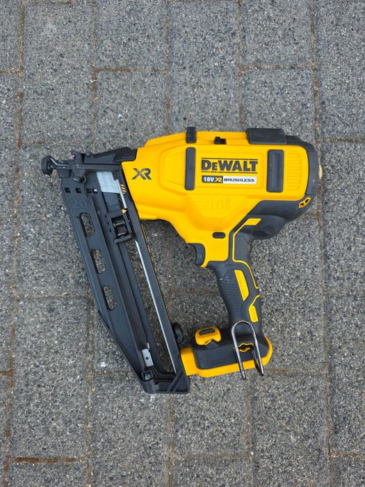 Gwoździarka sztyfciarka akumulatorowa Dewalt DCN660 18V 16Ga