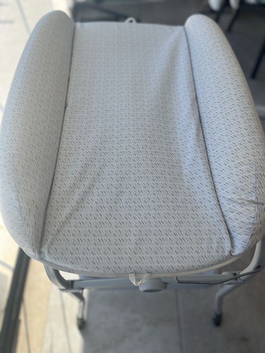 Muda fraldas com banheira