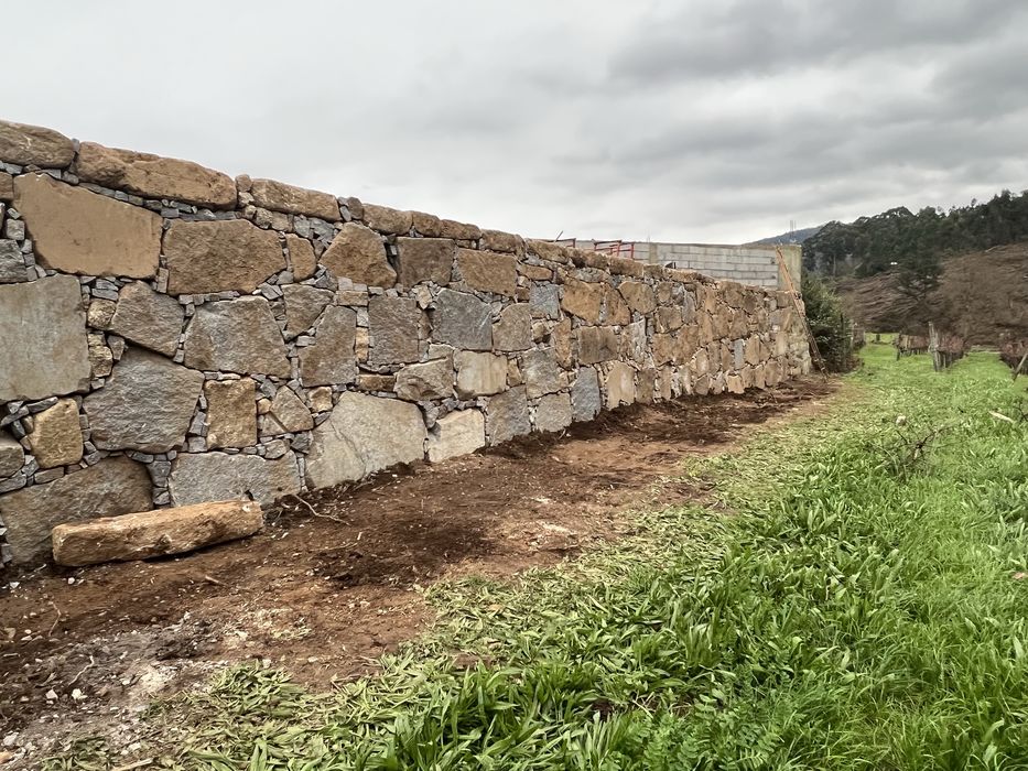 Serviço de construção de muros