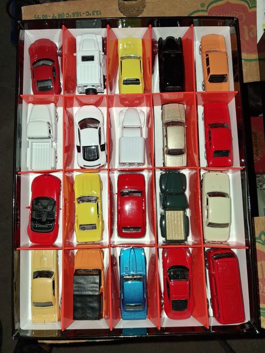 Carros coleção (novo em caixa)