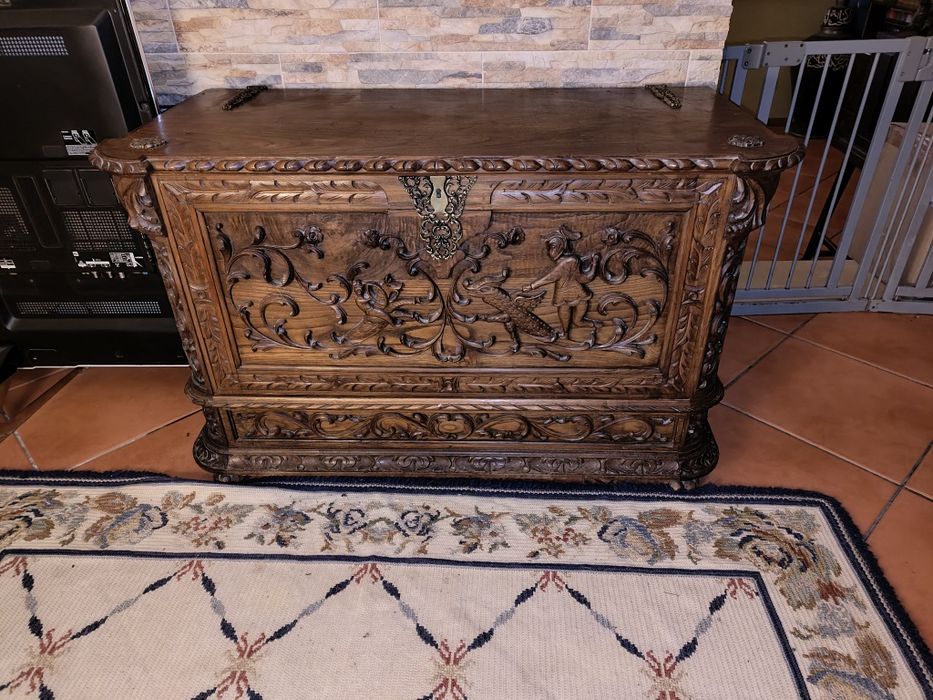 Arca madeira maciça trabalhada