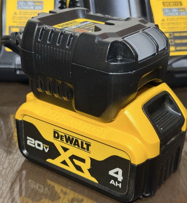 Зарядне DeWalt DCB118,DCB1106,DCB1104 , DCB112,DCB1102