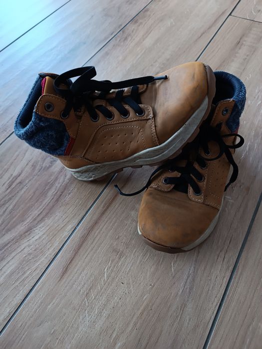 Bardzo ładne buty jesienne r 33