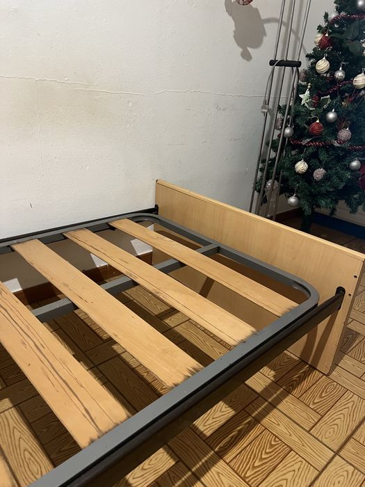 Cama de Solteiro com Estrado Incluido