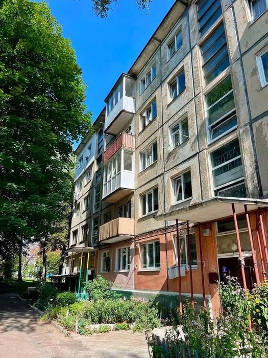 Продається 2 кімнатна квартира по вул. Короля