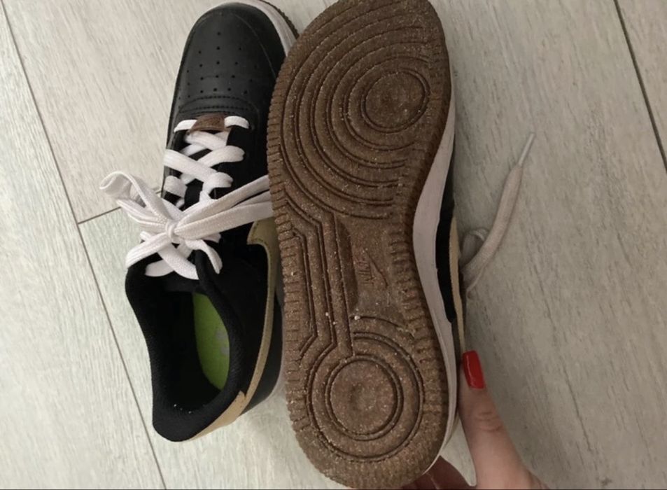 Nike Air Force 1 LV8