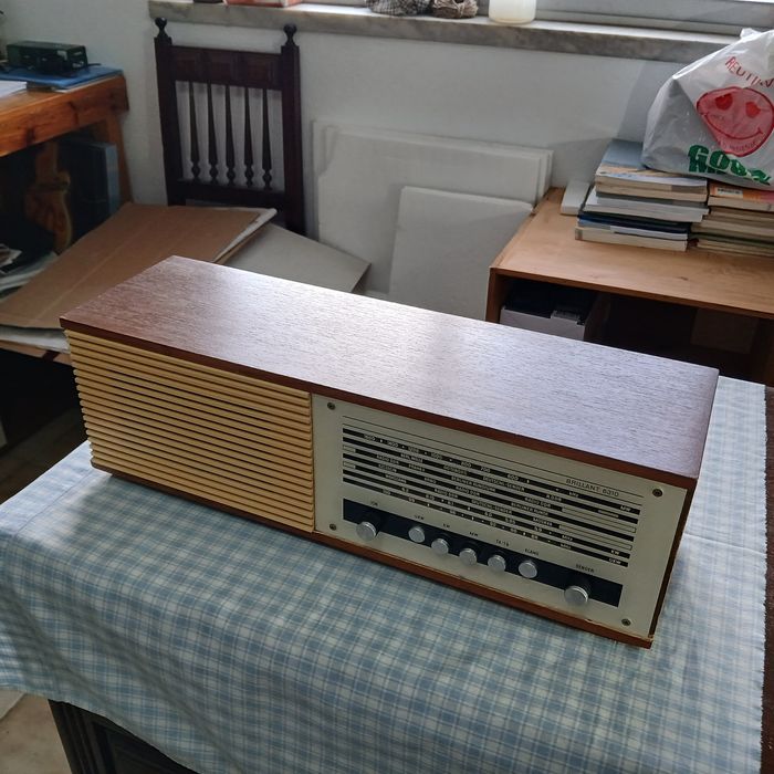 Rádio antigo BRILLANT 6310
