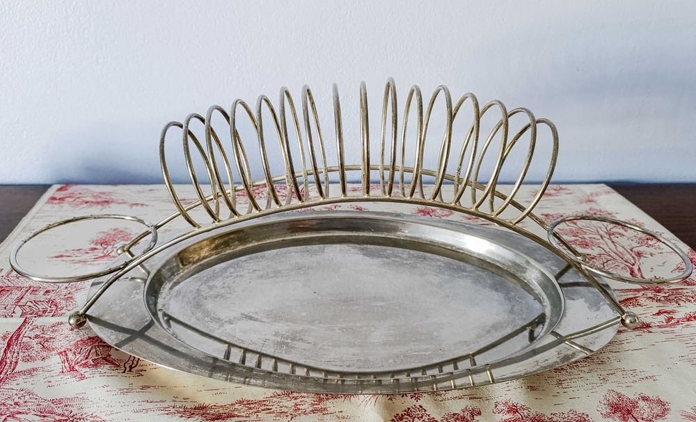 Tosteiro com bandeja em Metal