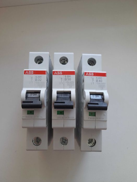 Автомати. Автоматичний вимикач Hager MBN132 B32. Hader NDB1T-63