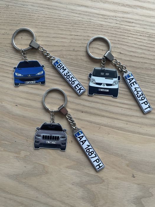 Брелки. Брелок з номером та моделькою авто. Брелок авто