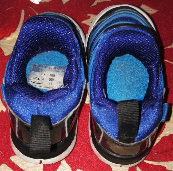Buty sportowe nike niebieskie,rozm 22