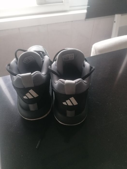 Vendo ténis Adidas