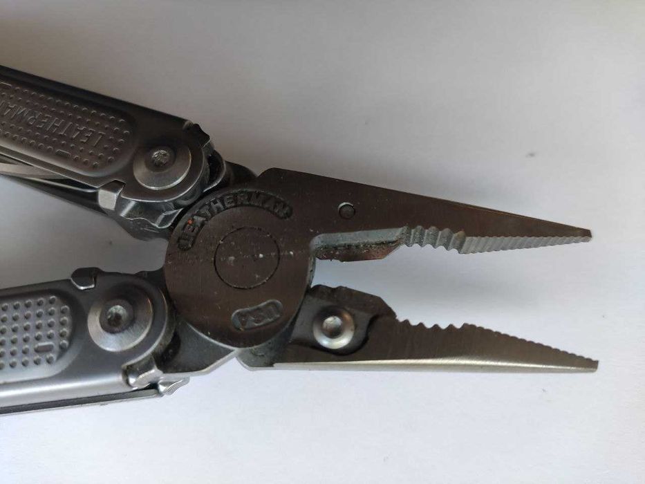 Мультитул Leatherman Free P4