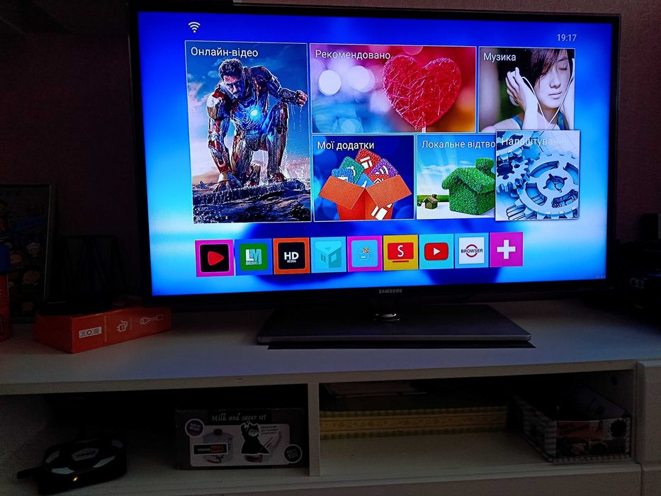 Смарт приставка Android TV MMQ 4/64GB