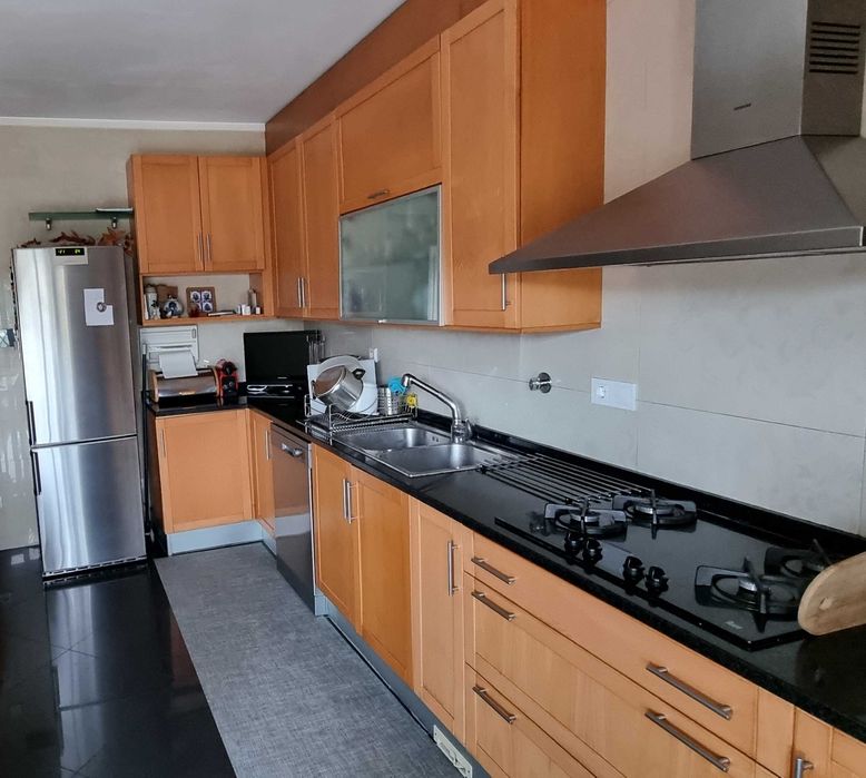 Cozinha completa em madeira de (Faia) - Em bom estado de conservação