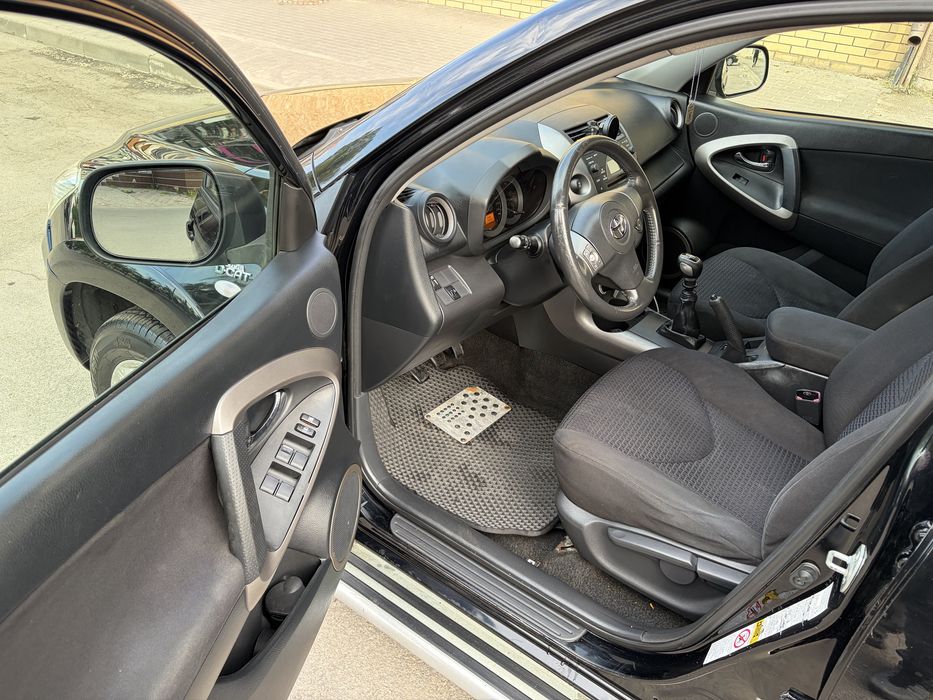 Toyota RAV4 2.2 D-CAT 4x4 МКПП 6-ступ