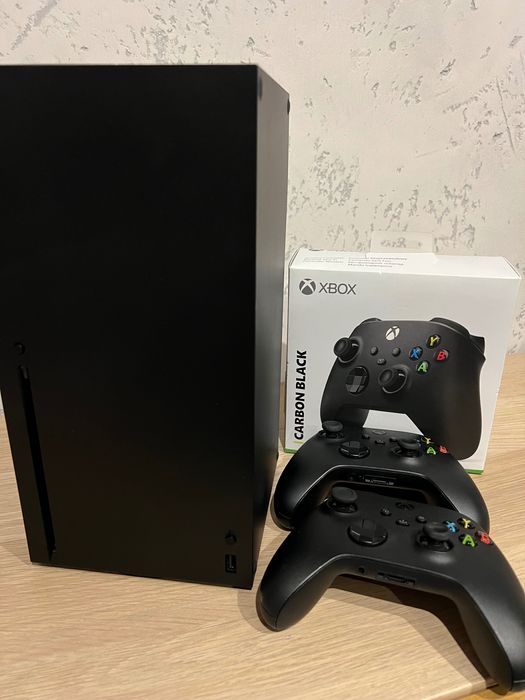 Xbox Series X-bardzo dobry stan | 2 pady | jak nowa! + Forza horizon 5