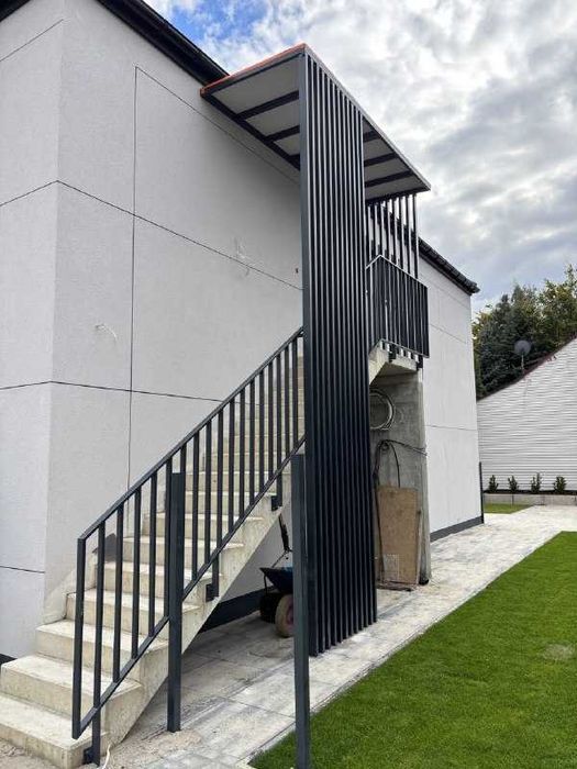 Balustrady stalowe, poręcze i konstrukcje na wymiar – Kraków M-Group