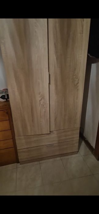 Roupeiro de duas portas