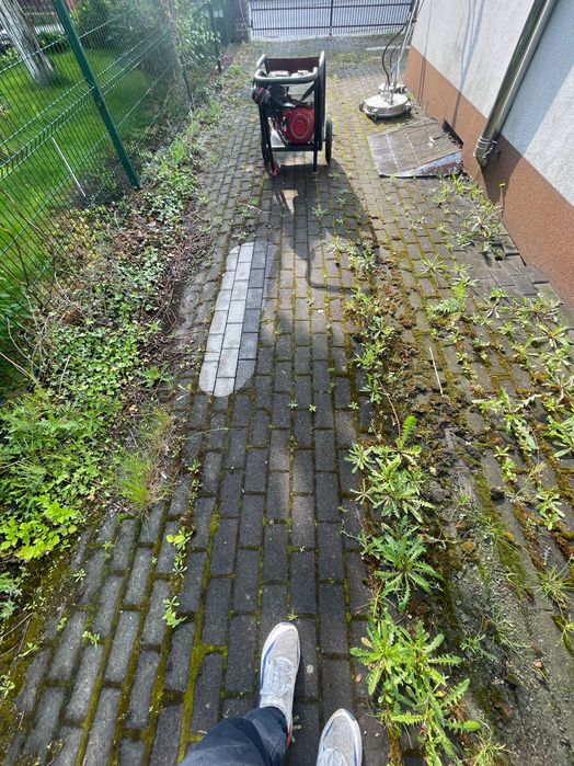 Mycie kostki brukowej elewacji dachów