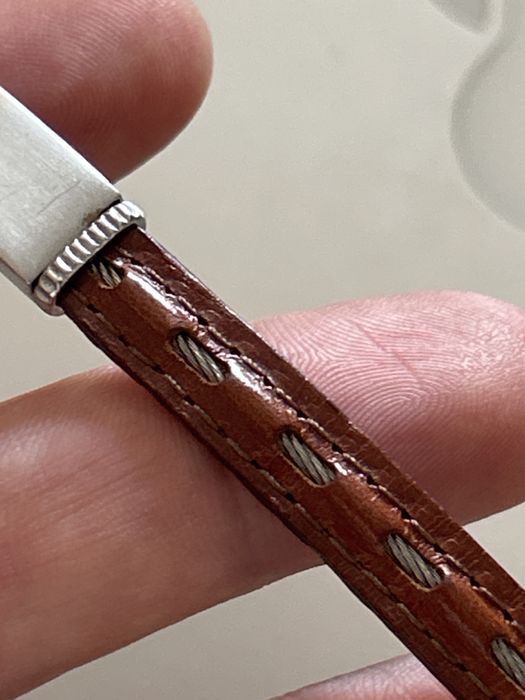 Pulseira Liska em couro e cabo de aço com aluminio