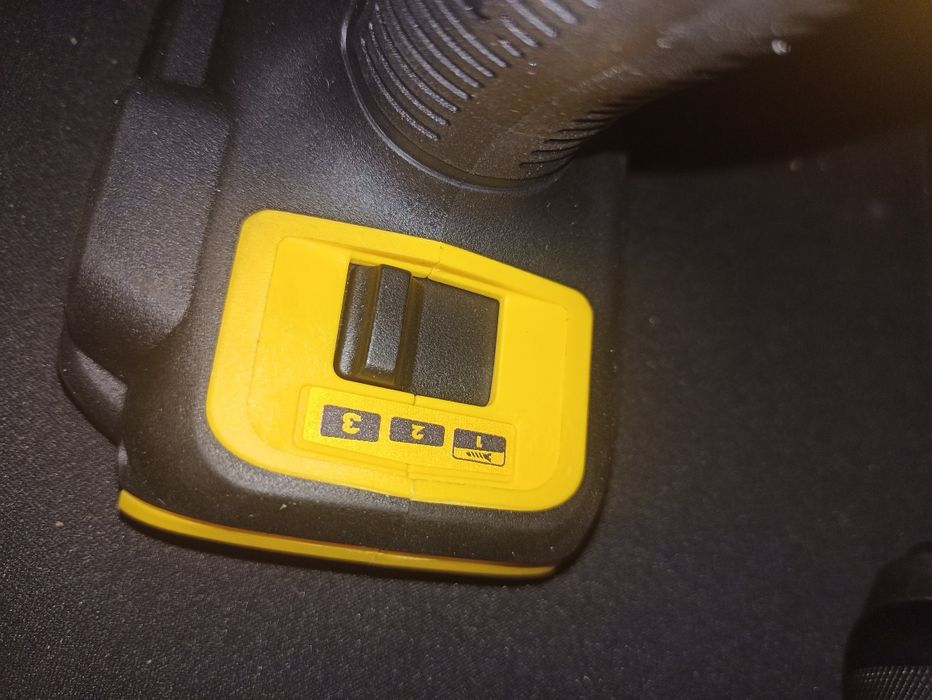 Набір інструментів DeWalt DCK200D1P1 (шуруповерт + імпакт)