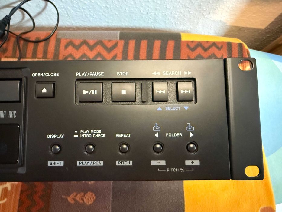 Sprzedam profesjonalny odtwarzacz Tascam CD-200SB