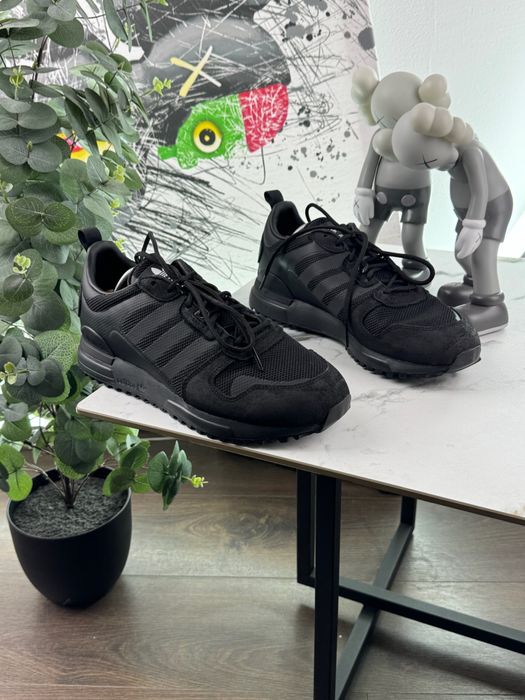 Кросівки Adidas ZX 700 44 розмір Е13064