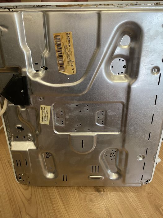 Продам комплект: електрична верхня поверхня та духова шафа Ariston