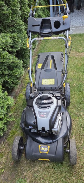 Kosiarka Lider Plus silnik Briggs stratton 750EX Uszkodzona