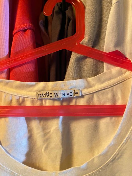 Білий топ,футболка облягаюча