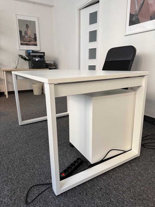 Biurko- meble biurowe