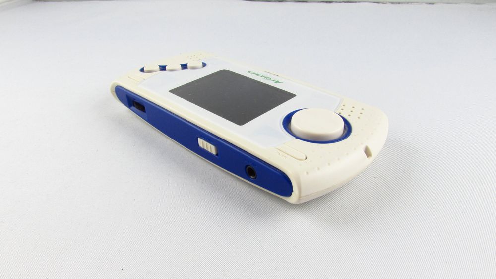 AT GAMES - Przenośna konsola Sega Mega Drive 20 gier