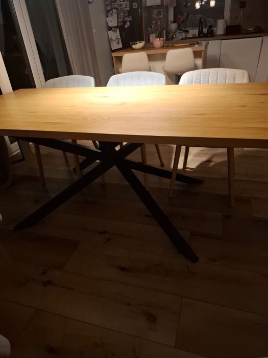 Stół do salonu jadalni