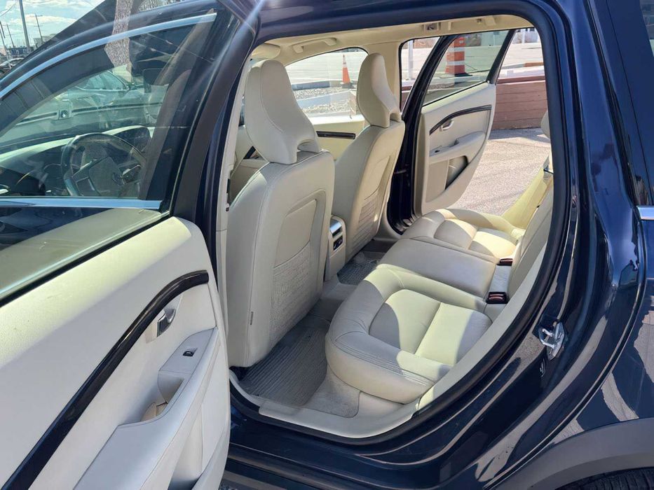 Volvo XC70 T6      2015