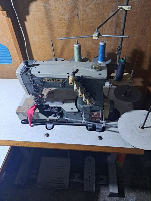 4 máquinas industriais de confecção