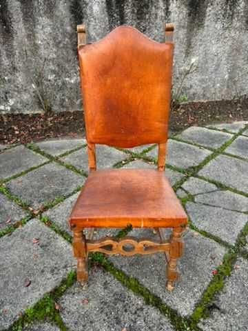 Cadeira sala de jantar em madeira e couro