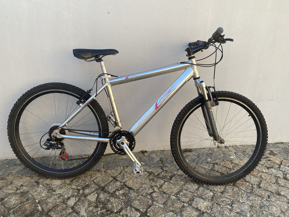 Bicicleta BTT Esmaltina