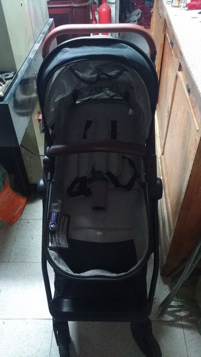 Carrinho de bebé Kinderkraft com suspensão