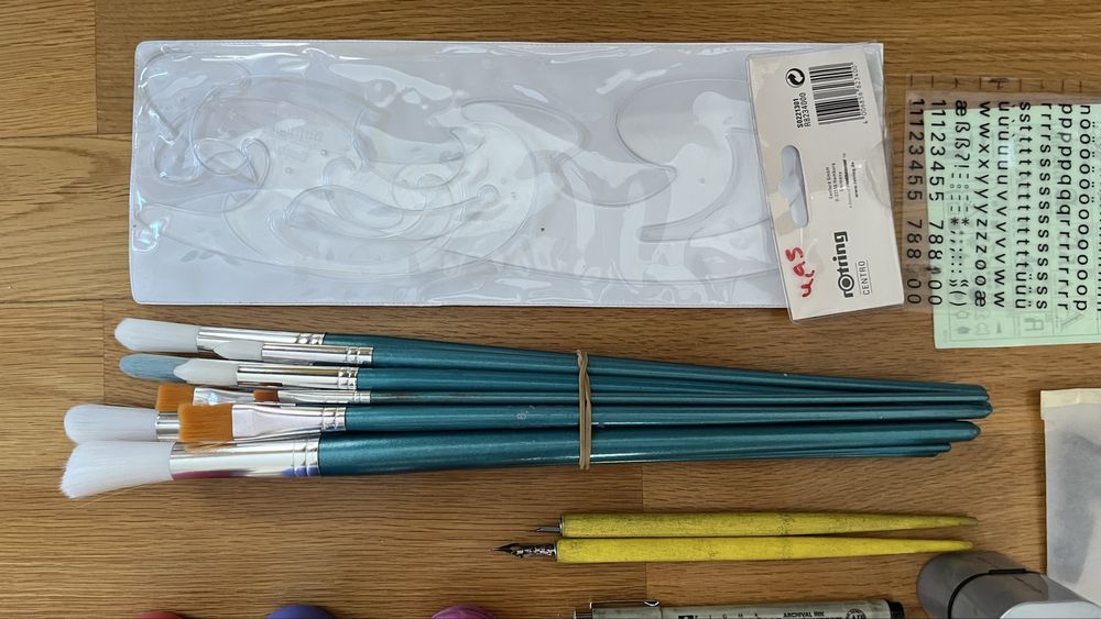 Materiais de artes visuais